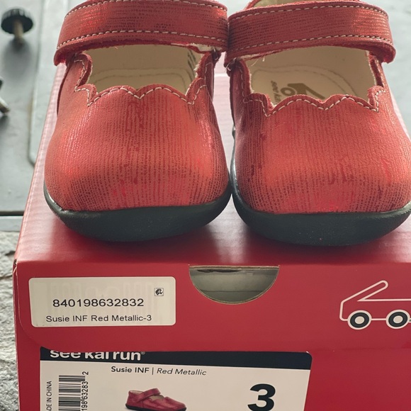 Toddler size 3 Mary Jane Shoes - Picture 2 of 5